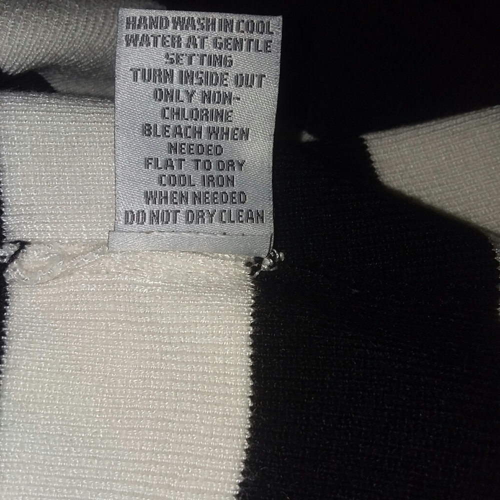 Sweater - Picture 4 of 4